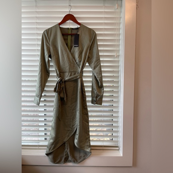 NEW Nasty Gal Sage Green Satin Long Sleeve Dress - Picture 2 of 7